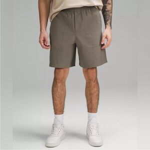 Lululemon Bowline? 8” Inseam Shorts Zip Pockets One Back Pocket Green Sz XL